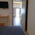 Mandrokathisio Sifnos Chrisopigi (Sifnos)