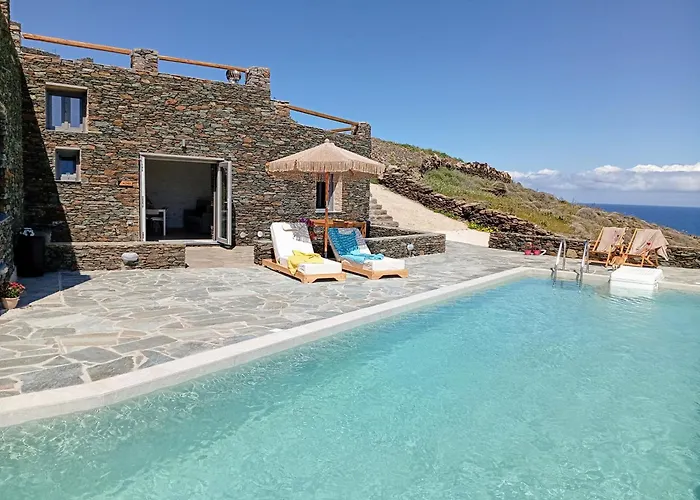 Mandrokathisio Sifnos * Chrisopigi (Sifnos)