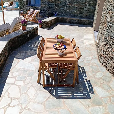 Mandrokathisio Sifnos * Chrisopigi (Sifnos)