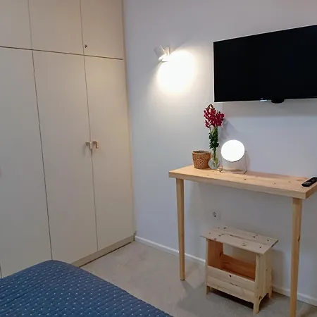 Mandrokathisio Sifnos Chrisopigi (Sifnos)