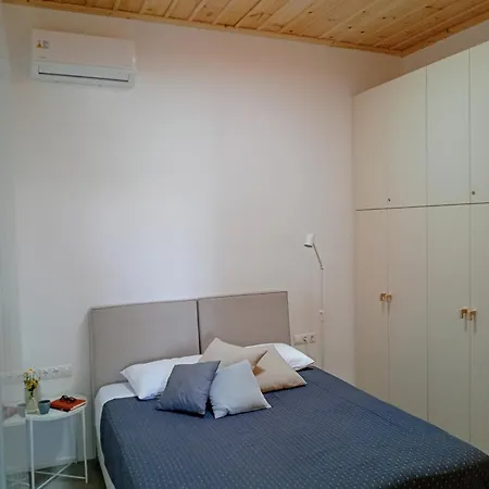 Mandrokathisio Sifnos Chrisopigi (Sifnos)