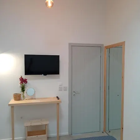 Mandrokathisio Sifnos Chrisopigi (Sifnos)