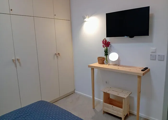 Mandrokathisio Sifnos Chrisopigi (Sifnos)