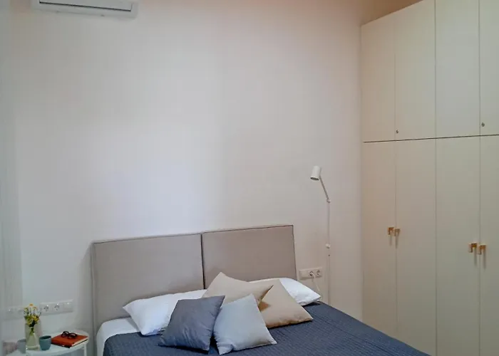 Mandrokathisio Sifnos Chrisopigi (Sifnos)