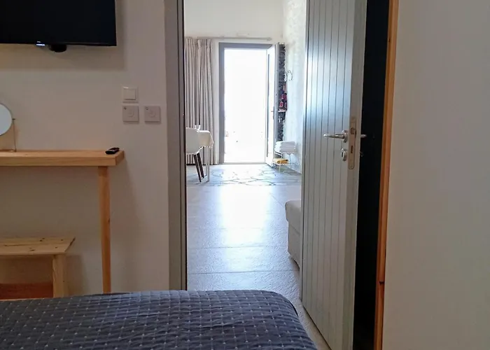 Mandrokathisio Sifnos Chrisopigi (Sifnos)